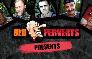 XXX سگ ماده طول می کشد بزرگ غیر واقعی را cocks در دهان فیلم سکسی رایگان بدون فیلتر او
