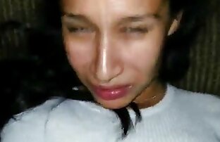 XXX پس از سیگار کشیدن و آفتاب گرفتن در ساحل, سبزه جوان با عجله به خانه, که در آن خروس بزرگ اساسنامه او را در انتظار. عوضی از آستانه به دانلود فیلم سوپر جدید خارجی او حمله می کند و شروع به خوردن او می کند ، می بینید ، او اشتها برای هوا دریا داشت